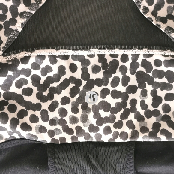 Lululemon top size 2 - Picture 3 of 4